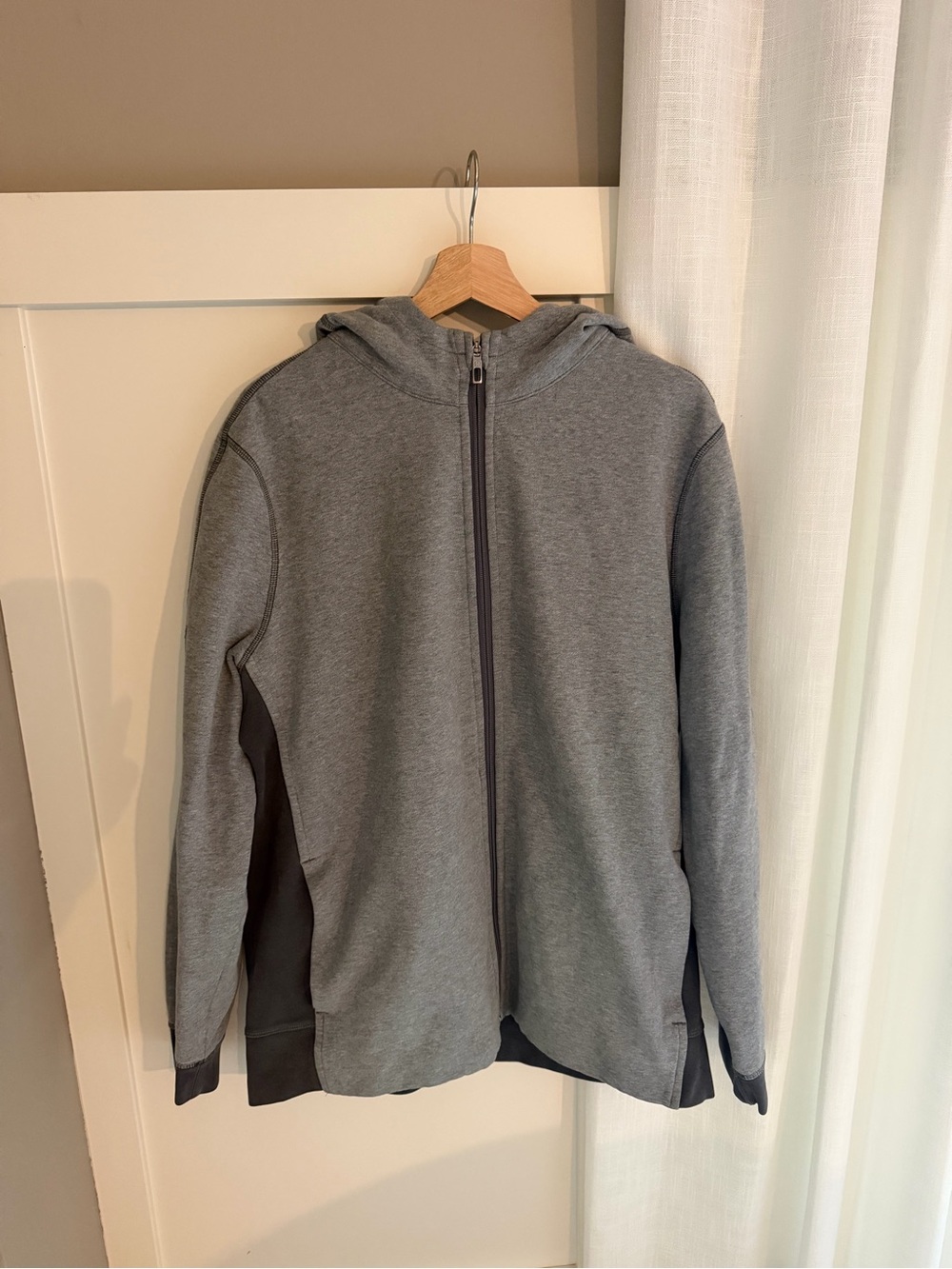 Lululemon Men's Gray Full-Zip Hooded Jacket